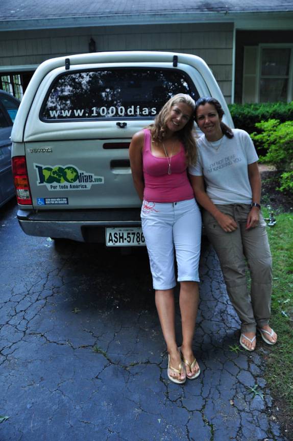 Despedida da Anita e Fiona com a placa nova, (comprada em Miami!), em Princeton Junction, New Jersey - Estados Unidos